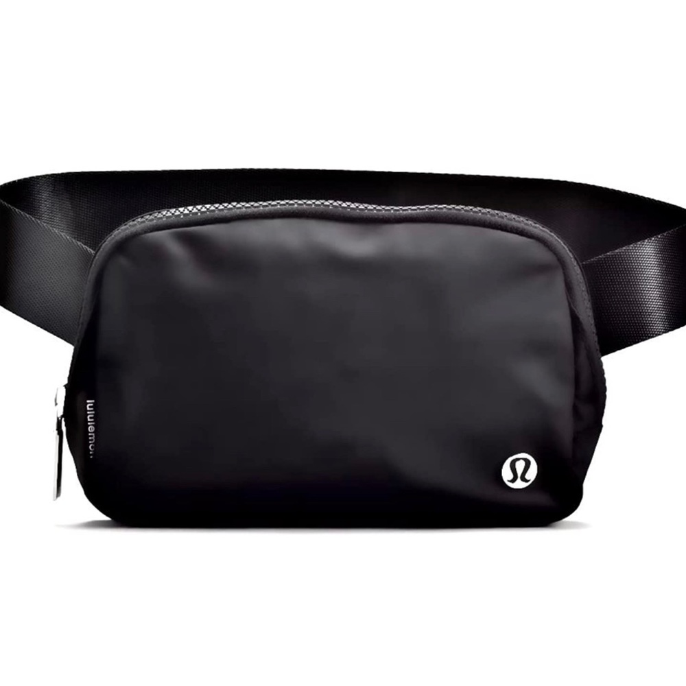 Lululemon everywhere belt bag black